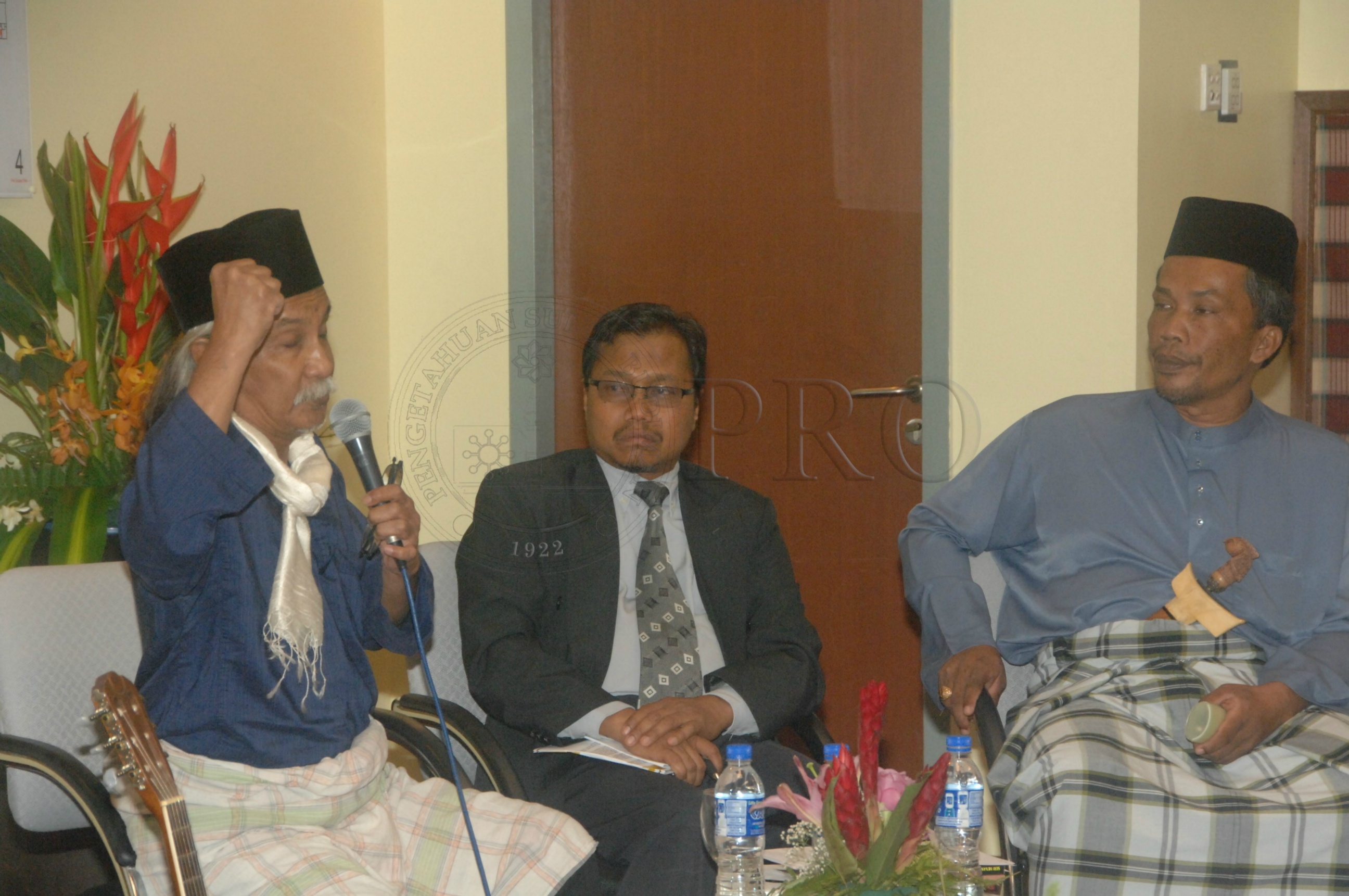 PRO 14 33 WACANA FBA 0224